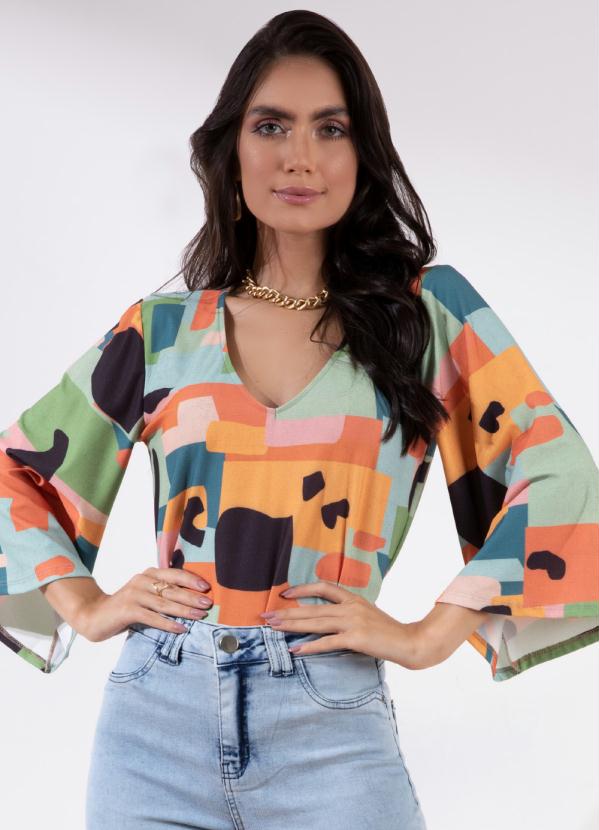 Blusa Decote V Abstrato Mangas Amplas Quintess