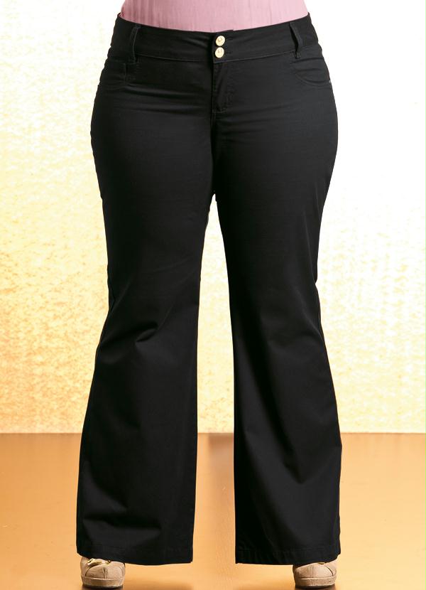 Calça Plus Size Pantalona Preta Quintess