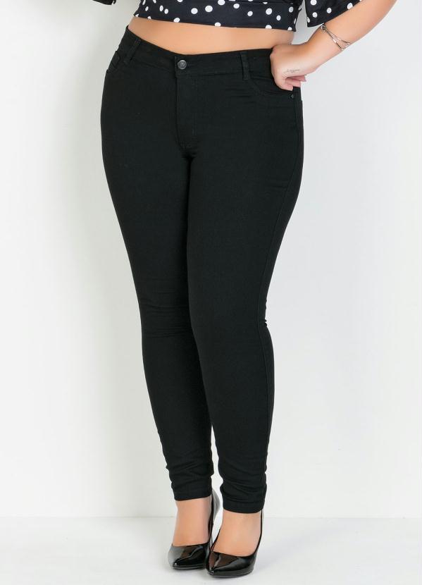 Calça Cigarrete em Sarja Preta Sawary Plus Size Sawary Jeans