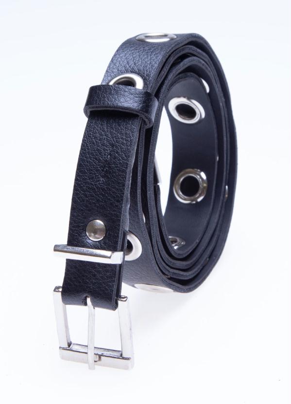 Quintess - Cinto Preto com Ilhoses Prateados e Fivela