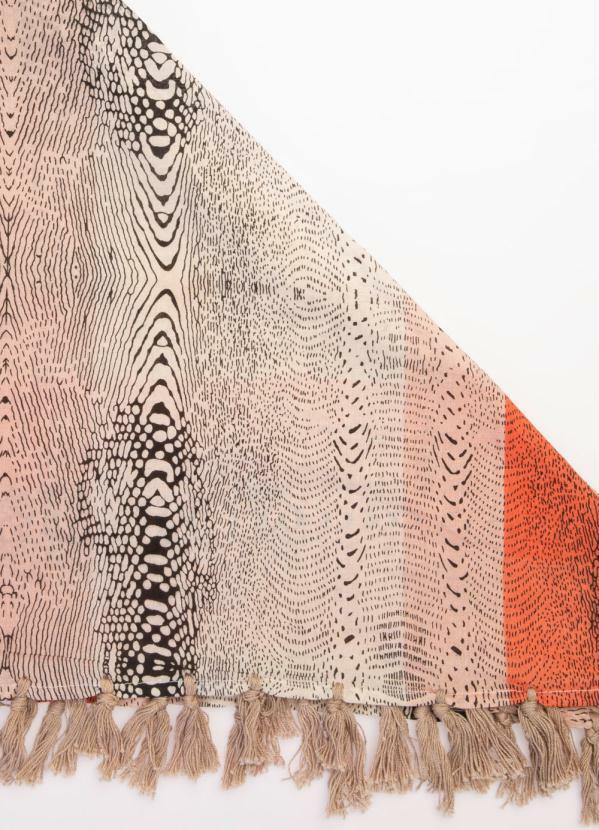 Quintess - Echarpe Triangular Bege e Laranja com Tassel 4