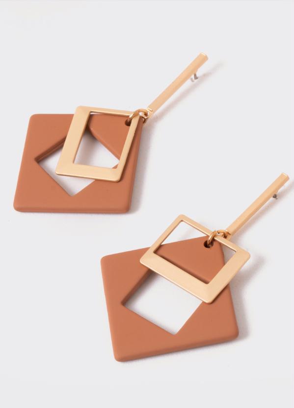 Quintess - Brinco Lucy Dourado e Marrom 2