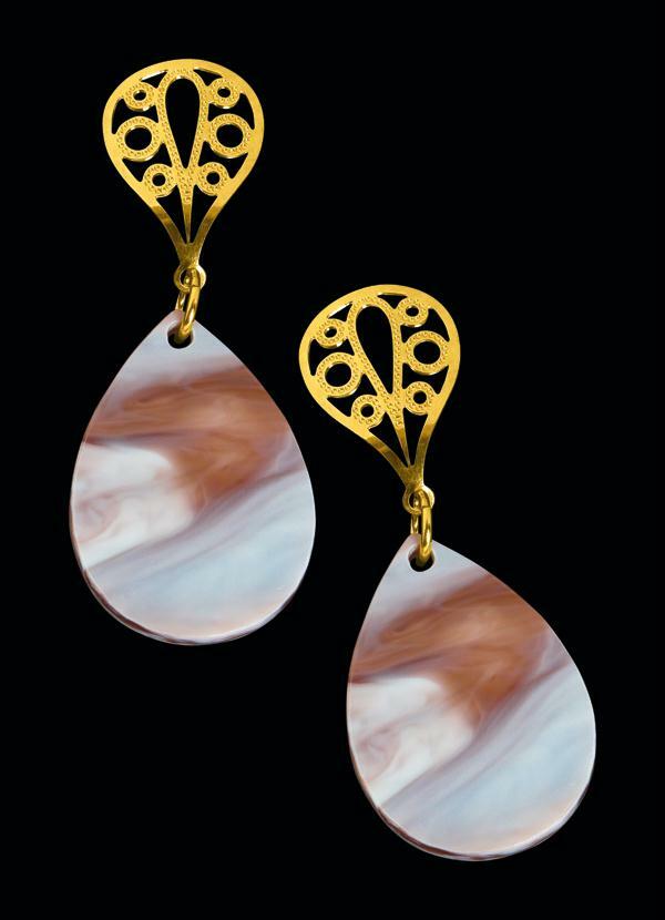 Moda Pop - Brincos Dourado com Pingente 2