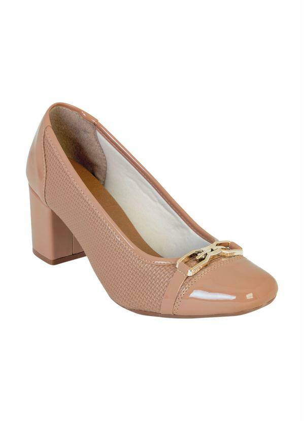 Outlet - Sapato Nude com Bico Quadrado e Detalhe Dourado