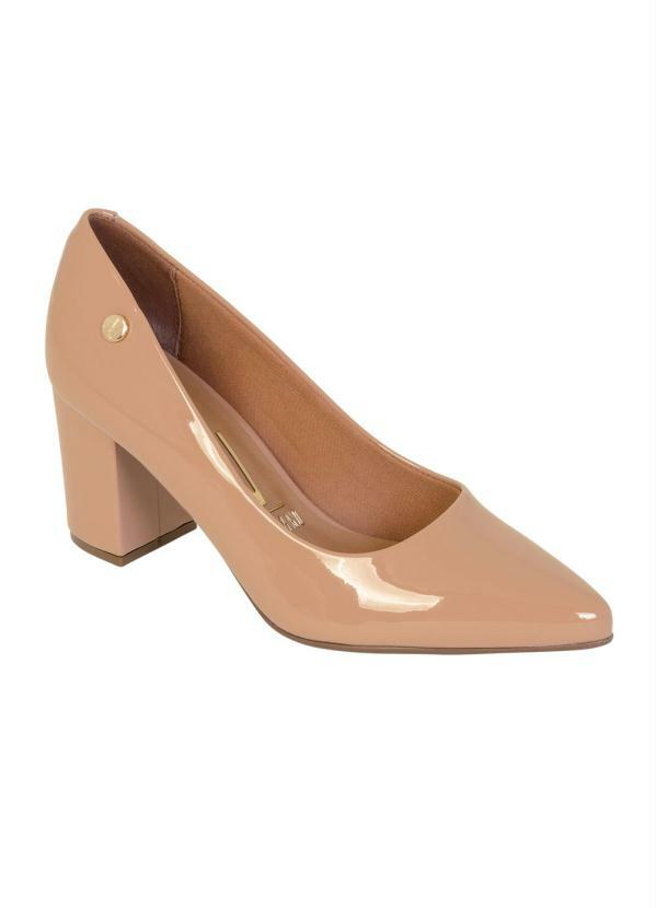 sapatos com salto quadrado
