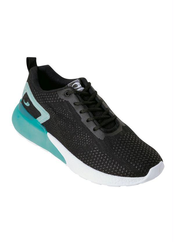 Outlet - Tênis Esportivo Preto com Detalhes em Verde