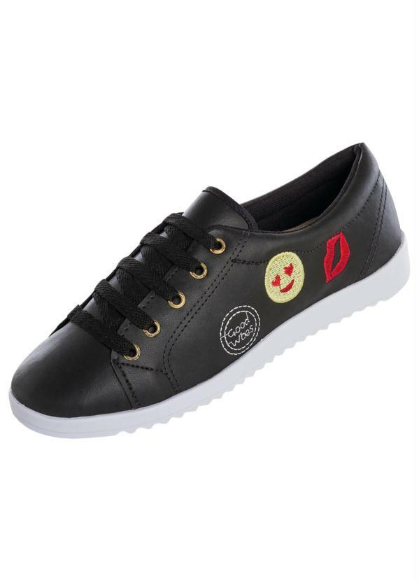 Outlet - Tênis Preto com Detalhes Bordados