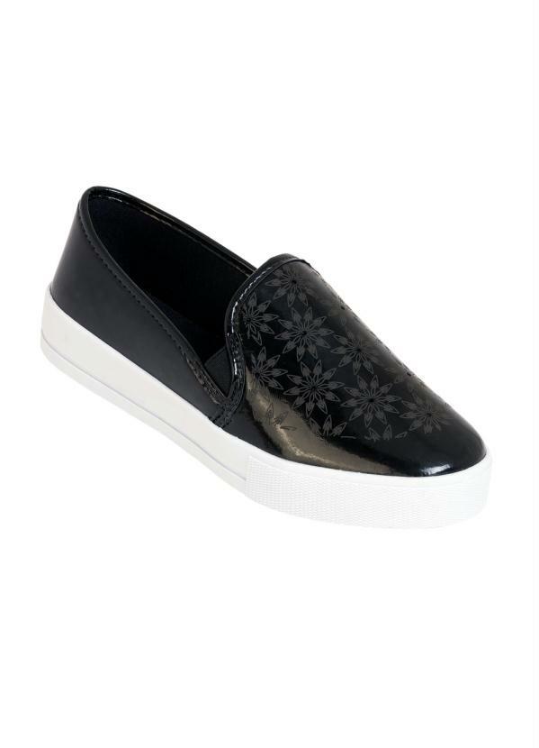Outlet - Tênis Slip On Preto com Detalhes Laser