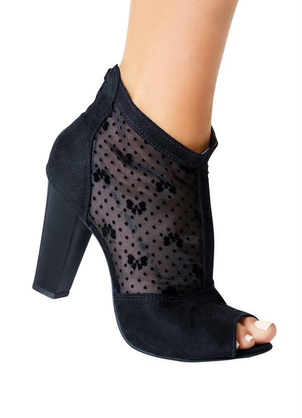 Outlet - Ankle Boot com Detalhe de Renda Preto 5