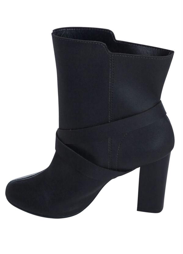 Outlet - Bota Cano Médio Preta com Salto Quadrado 3