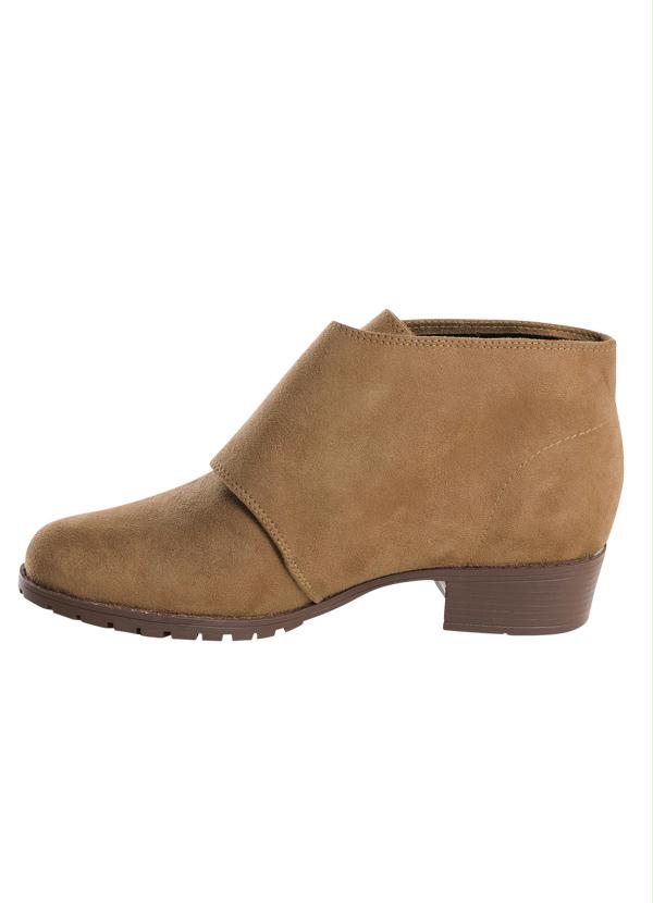 Bota Moleca Cano Baixo com Fivela Caramelo Perfecta