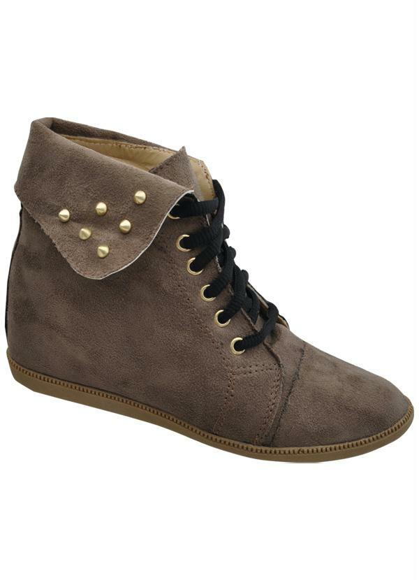 Outlet - Sneaker Aplique de Spikes Marrom