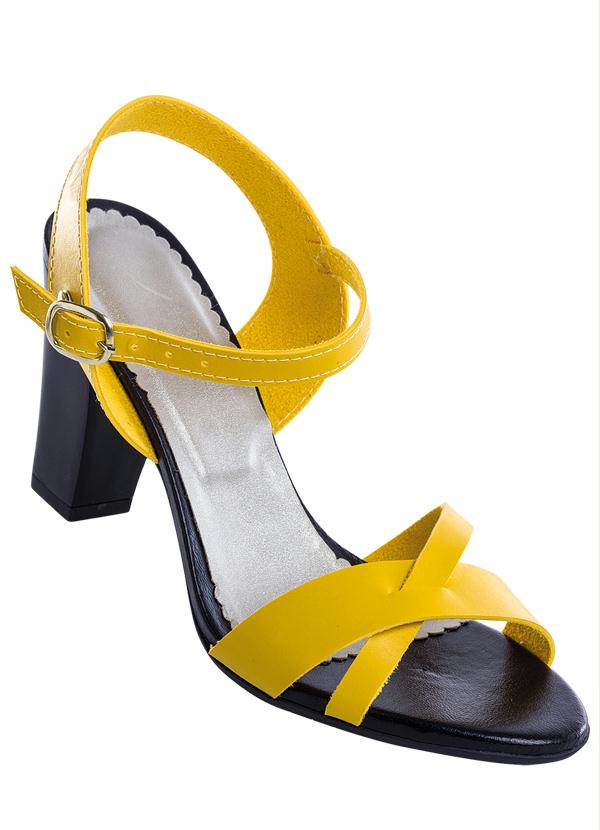 Outlet - Sandália com Salto Robusto Amarela