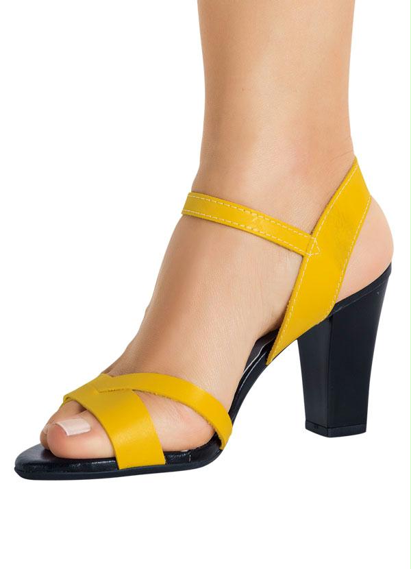 Outlet - Sandália com Salto Robusto Amarela 5