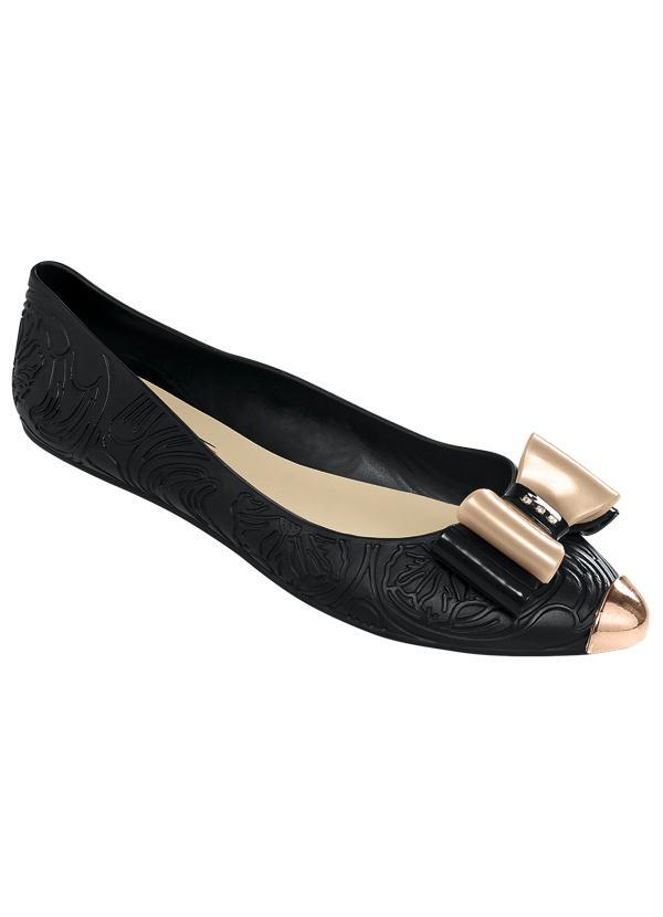 Outlet - Sapatilha Cap Toe com Detalhe de Laço Preta