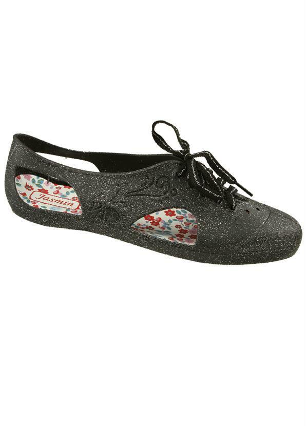 Outlet - Sapatilha com Cadarço Preto