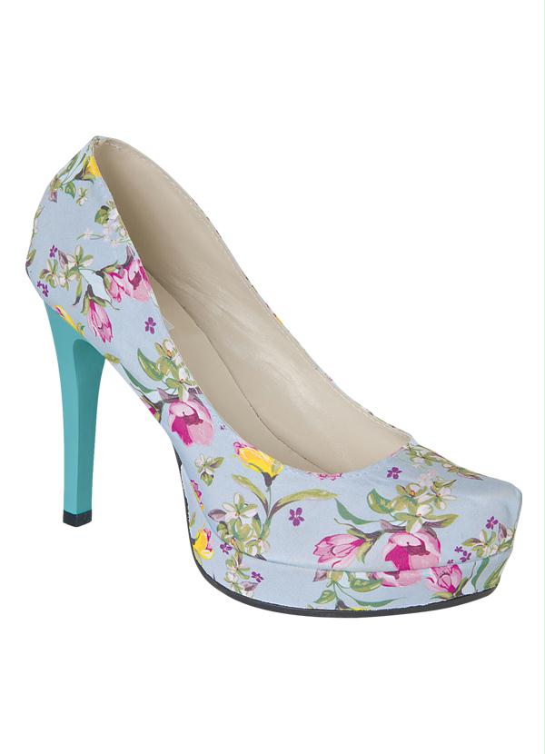 sapato bico de tubarao