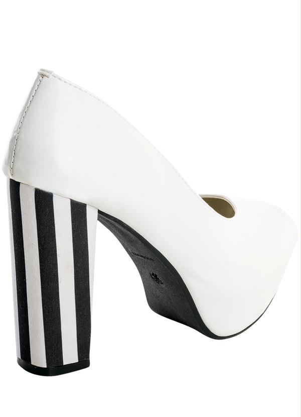 Outlet - Sapato Peep Toe Listrado, Branco e Preto 2