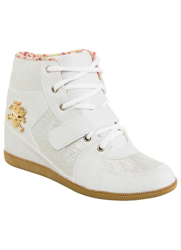 Outlet - Sneaker com Caveira na Lateral Branco e Prata