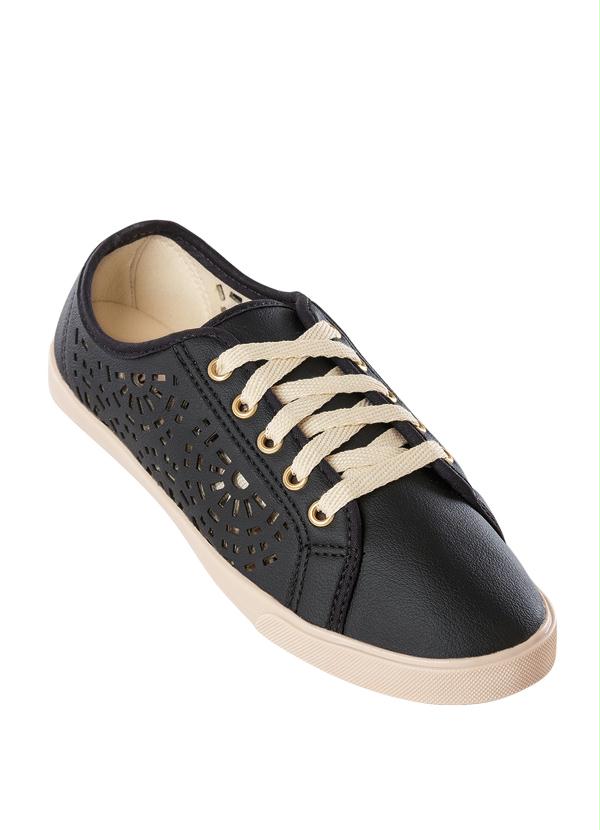 Outlet - Tênis com Detalhes Vazados Preto