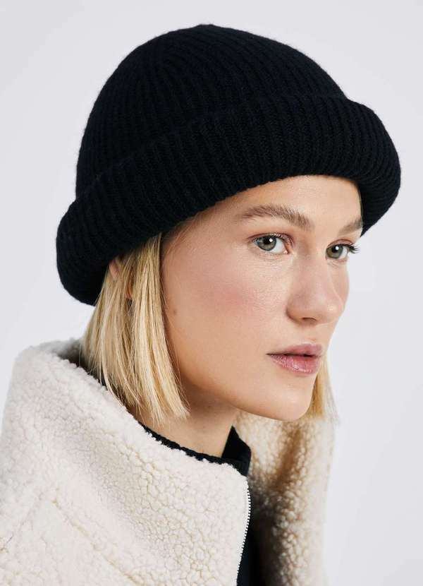 Hering - Gorro Feminino em Trico Canelado Preto