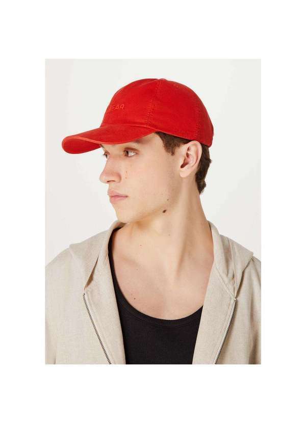 Hering - Bone Masculino Aba Curva com Bordado Vermelho