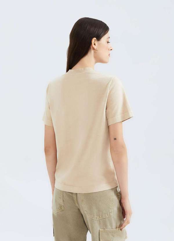 Hering - Blusa Feminina Manga Curta em Malha Binada Bege 3