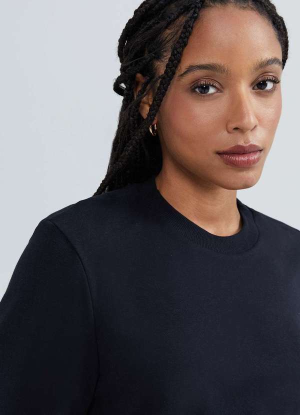 Hering - Blusa Feminina Manga Curta em Malha Interlock Preto 2