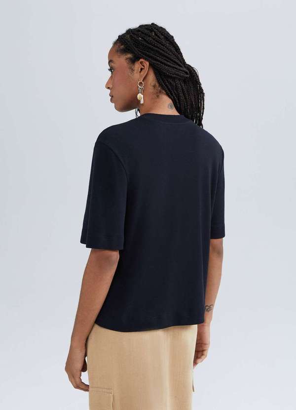 Hering - Blusa Feminina Manga Curta em Malha Interlock Preto 3