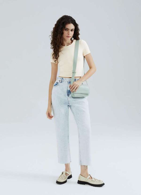 Hering - Blusa Feminina Manga Curta Slim em Ribana Bege 4