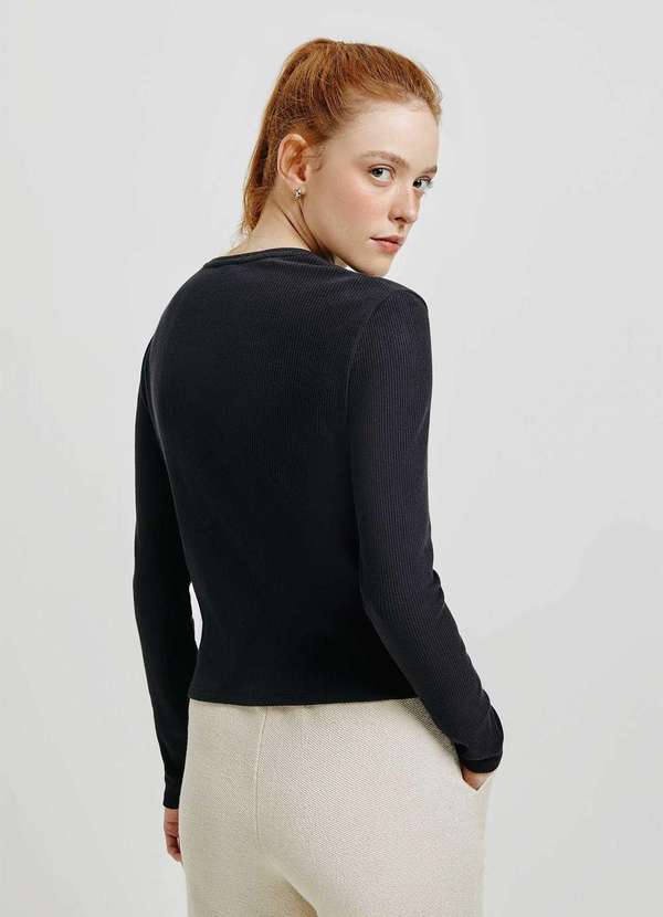 Hering - Blusa Feminina Manga Longa em Ribana Canelada Preto 3