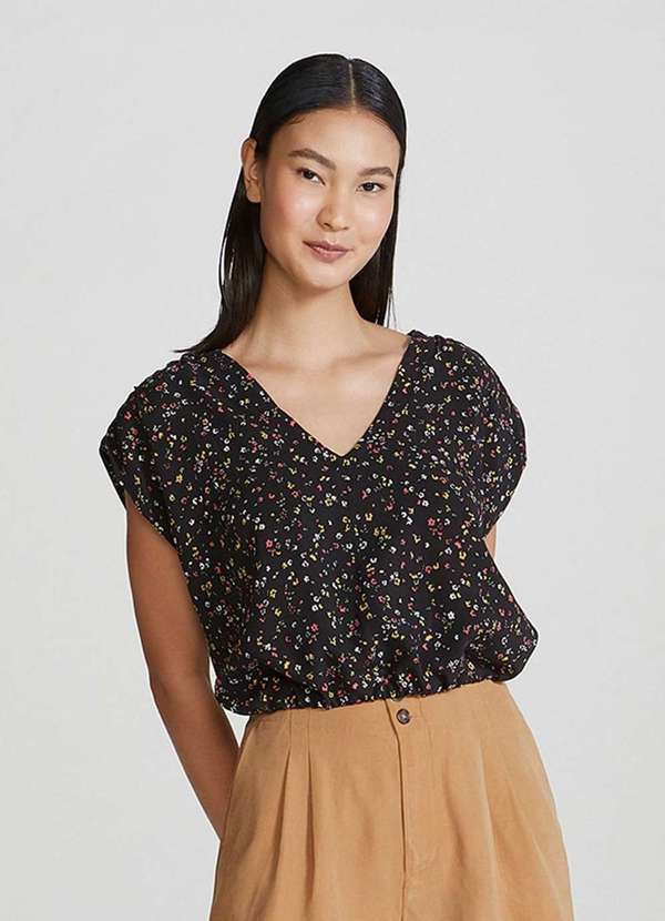 Hering - Blusa Feminina Muscle Tee com Estampa Floral Preto