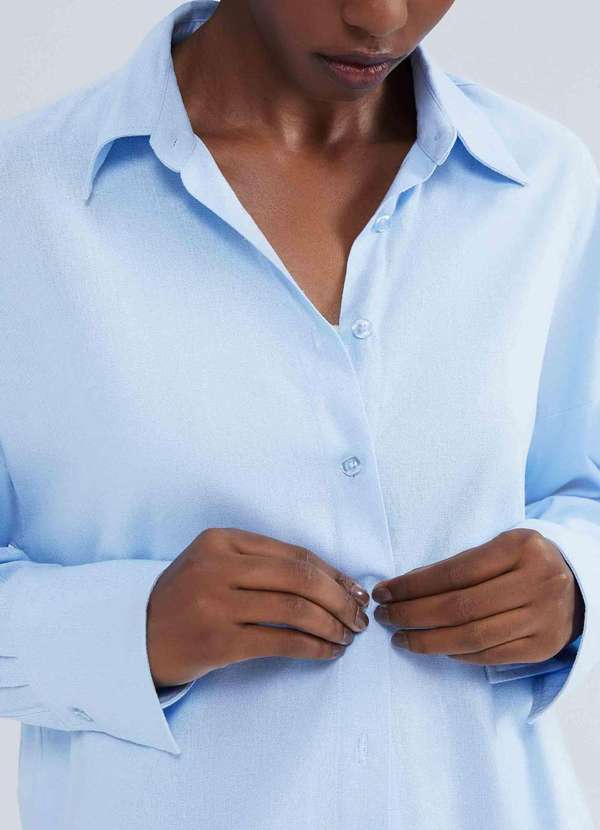 Hering - Camisa Feminina Alongada Manga Longa com Linho Azul 2