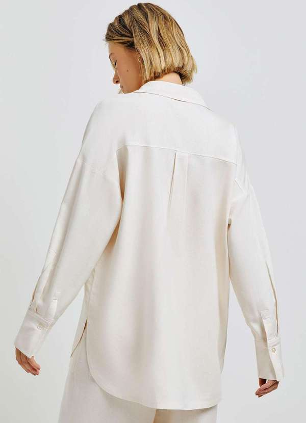 Hering - Camisa Feminina Alongada Manga Longa com Linho Branco 4