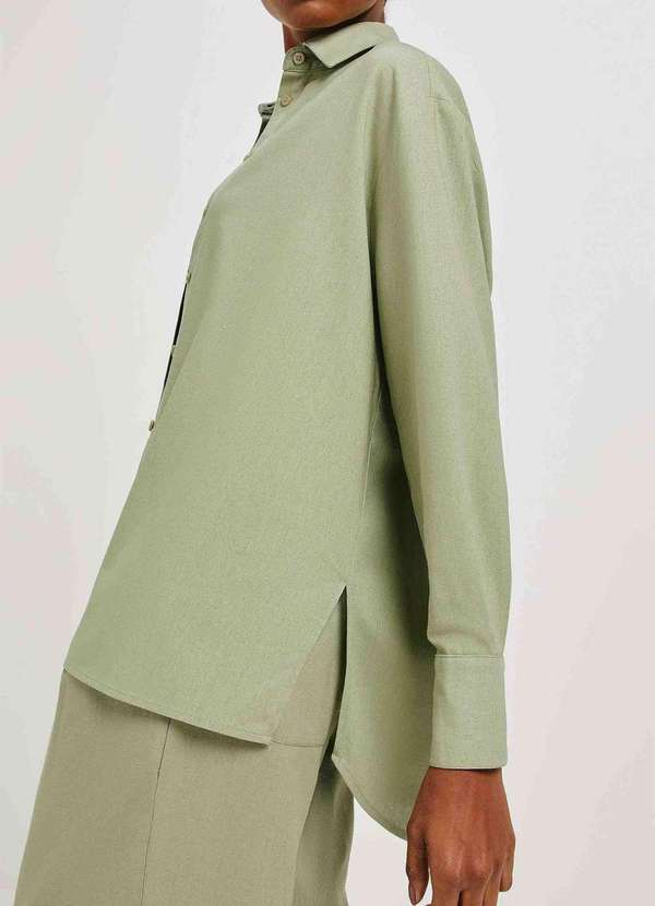 Hering - Camisa Feminina Manga Longa Ampla com Linho Verde 5