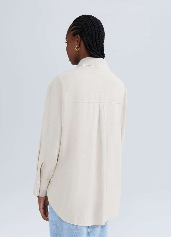 Hering - Camisa Feminina Manga Longa em Viscolinho Bege 3