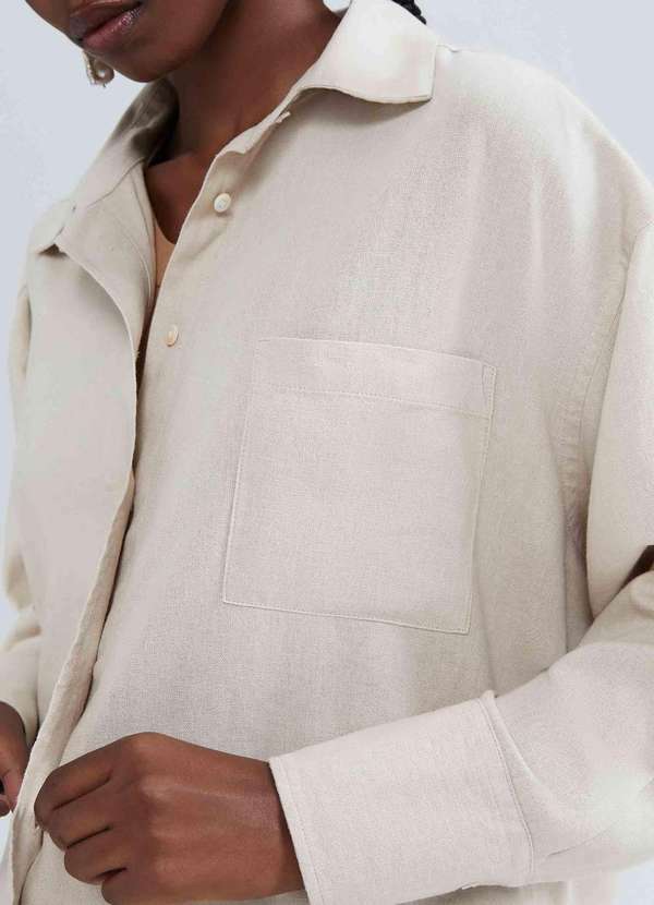 Hering - Camisa Feminina Manga Longa em Viscolinho Bege 4