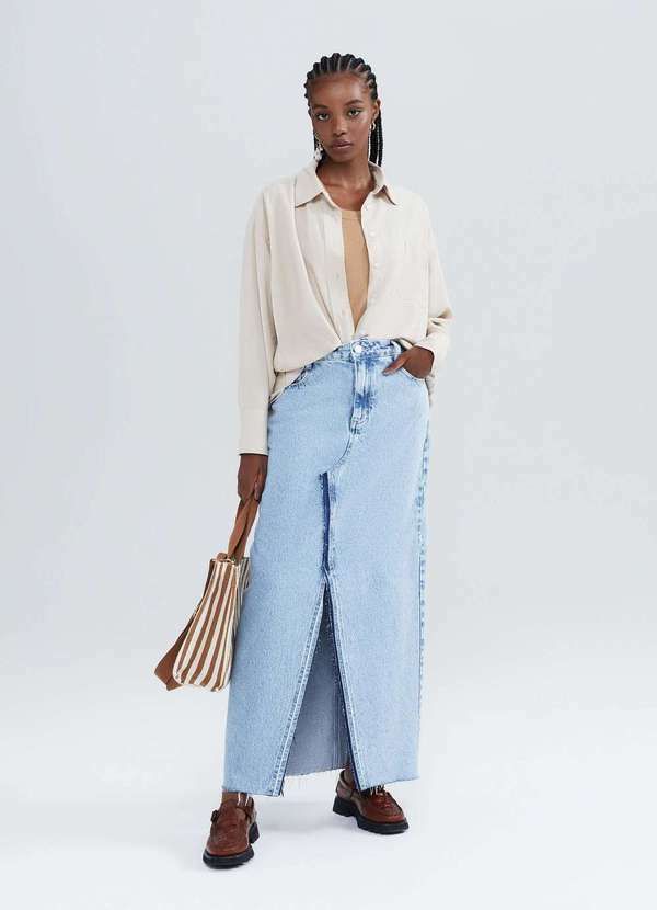 Hering - Camisa Feminina Manga Longa em Viscolinho Bege 5