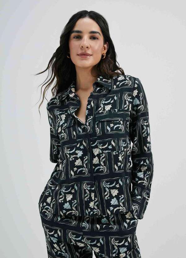 Hering - Camisa Feminina Manga Longa em Viscolinho Verde