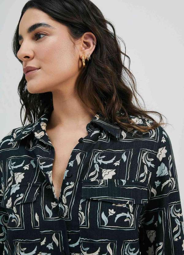 Hering - Camisa Feminina Manga Longa em Viscolinho Verde 2