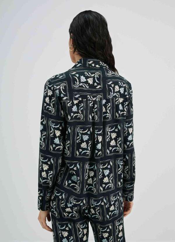 Hering - Camisa Feminina Manga Longa em Viscolinho Verde 3