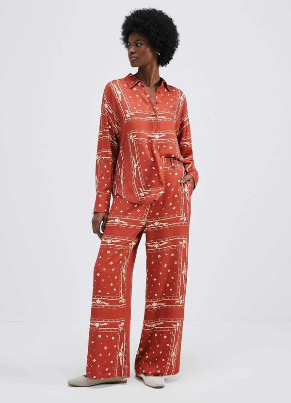 Hering - Camisa Feminina Manga Longa Estampada em Crepe Marrom 5