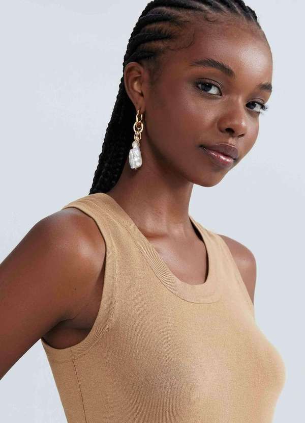 Hering - Regata Feminina Decote U em Trico Leve Marrom 2