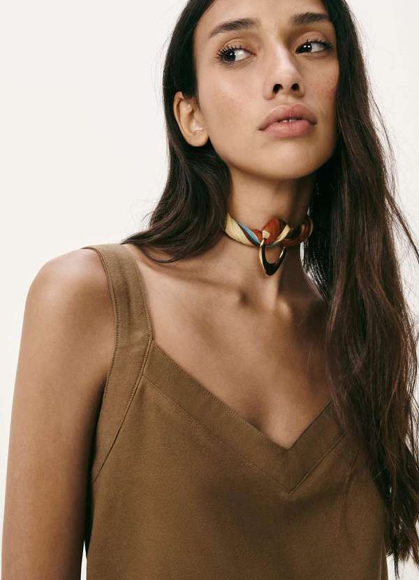 Hering - Regata Feminina Decote V Algodao e Linho Marrom 4