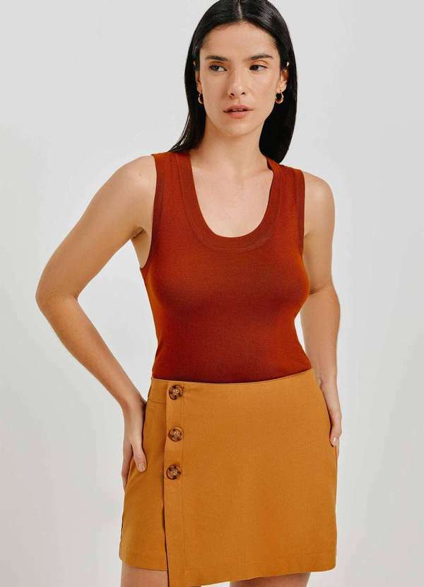 Hering - Regata Feminina Slim Decote U em Trico de Viscose Marrom