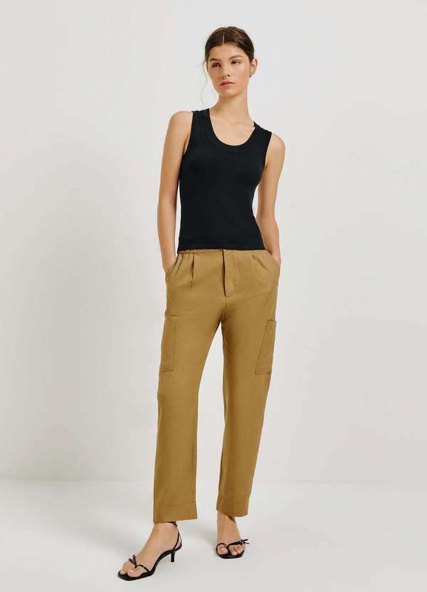 Hering - Regata Feminina Slim Decote U em Trico de Viscose Preto 4