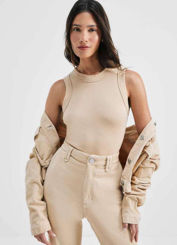 Hering - Regata Feminina Slim em Ribana Canelada Bege