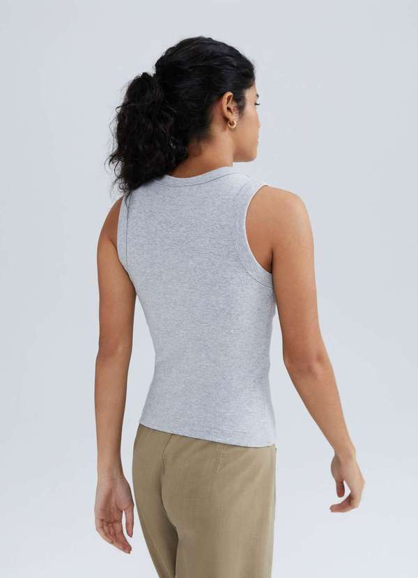 Hering - Regata Feminina Slim em Ribana Canelada Cinza 3