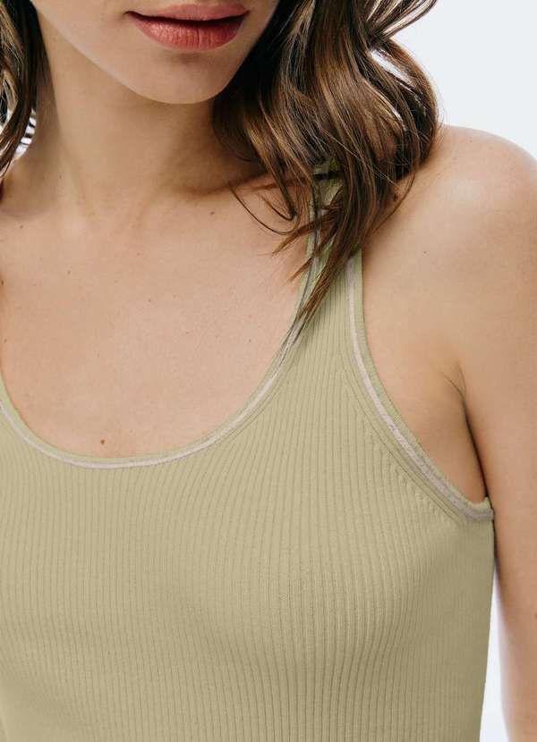 Hering - Regata Feminina Slim em Trico Leve Verde 4