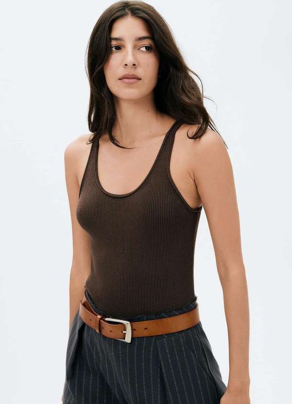 Hering - Regata Feminina Slim em Trico Leve Marrom